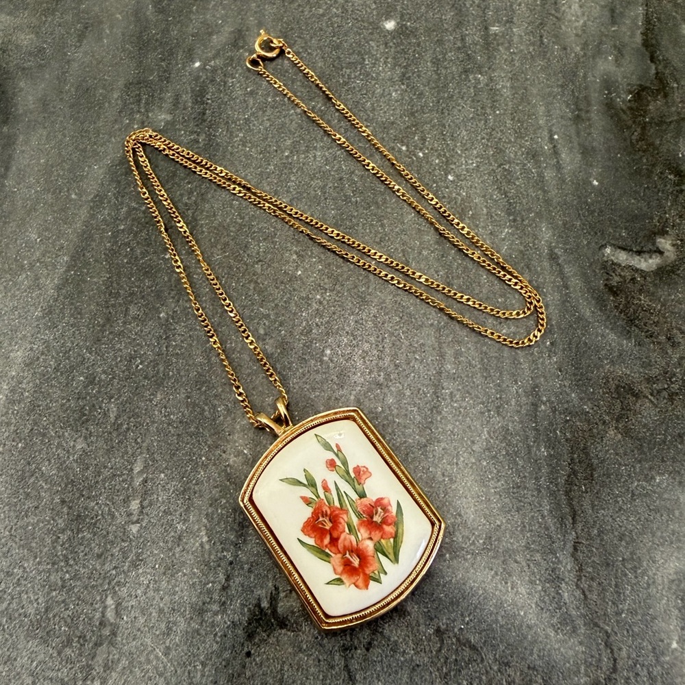 Vintage Avon Floral Heritage Gladiolas Floral Ceramic Gold Chain Necklace - Picture 7 of 7